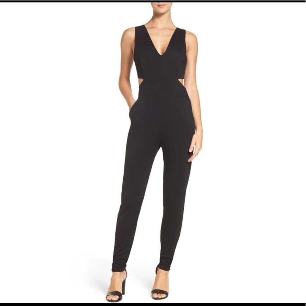 Chic Black Sleeveless Jumpsuit